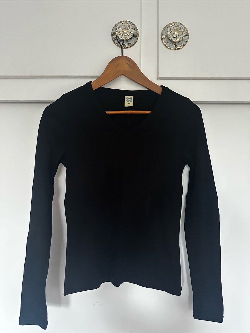 Flore Flore Jill Longsleeve Black V-Neck Top - Picture 4 of 6